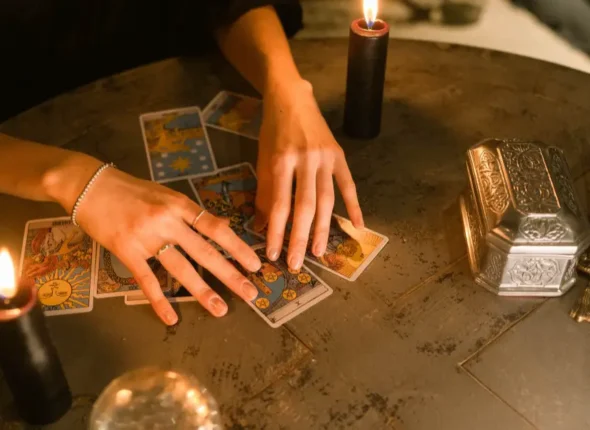 67f46a7ca07d9b8d309e1b14_6134c9411b0efab77181c3df_Tarot_post_main_image